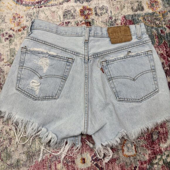 Levi's Vintage High Rise Cut Off Shorts - Picture 8 of 9